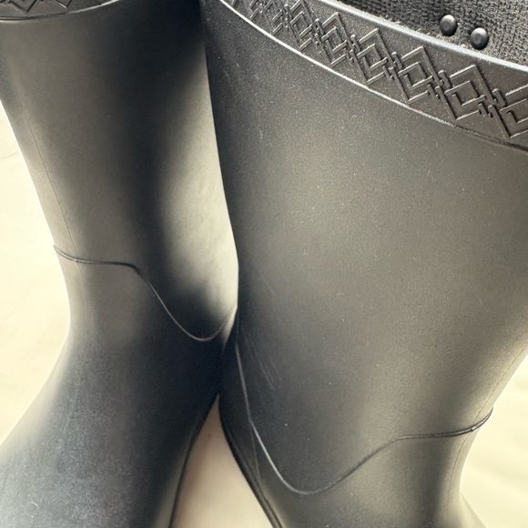 UGG Classic Black Waterproof Boots - Picture 6 of 7